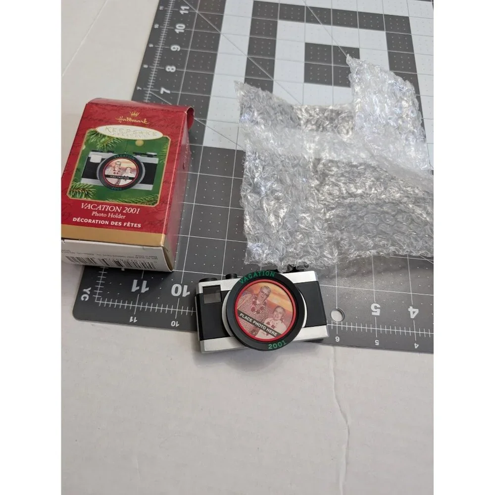 Hallmark Keepsake Camera Vaction 2001‎ photo frame ornament y2k vtg
